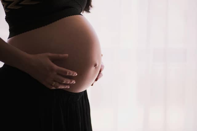 Pregnant women are being urged to take up the offer of the whooping cough vaccine