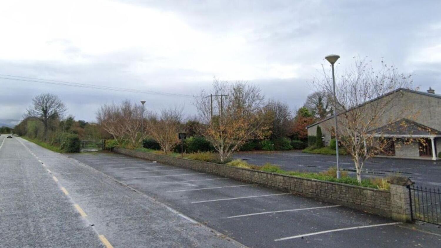 Councillors have called for street lighting to be extended to Hiney's Funeral Home outside Crossmolina