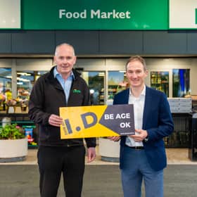 Minister for Retail and Local Mayo T.D., Alan Dillon, joins Alan Mulroy of Mulroy's Londis in Castlebar for the launch of the Show Me ID Autumn Campaign