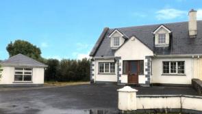 PICTURES: Cheap and charming 3-bed Mayo house going under the hammer for just €65k