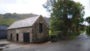 Dillon calls for grant scheme to support storm damaged Mayo farm buildings 