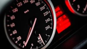 How many disqualified drivers in Mayo hand in licences after disqualification?