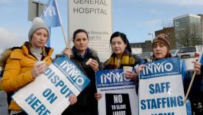 Council backs nurses 