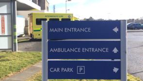 Baby born in car waiting for ambulance to MUH