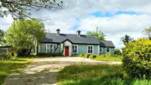 IN PICTURES: Inside charming Mayo cottage for sale for just €115,000