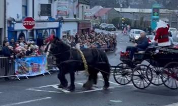 WATCH: Santa and Mrs Clause come to North Mayo town