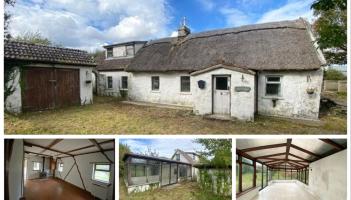 PICTURES: Step inside this fairytale Mayo thatched cottage going to auction for a bargain