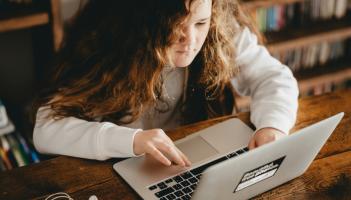 Roblox to block Irish kids from talking to adults in an attempt to curb grooming