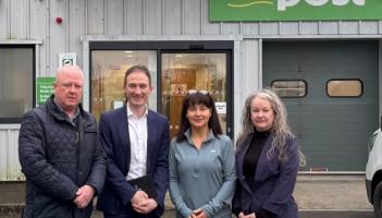 Minister Alan Dillon meets Ballyhaunis postal workers