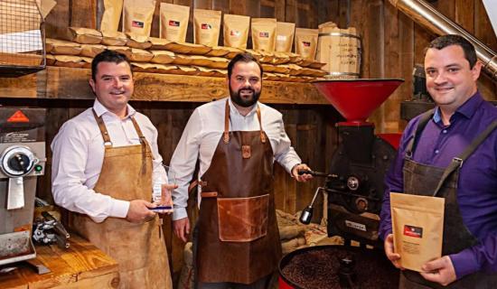 Coffee place in Mayo town to serve free coffee, sandwiches, soup, and blankets