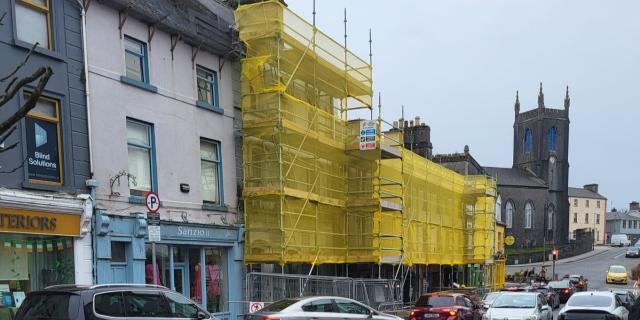 Work has started on the demolition of a derelict building in Castlebar