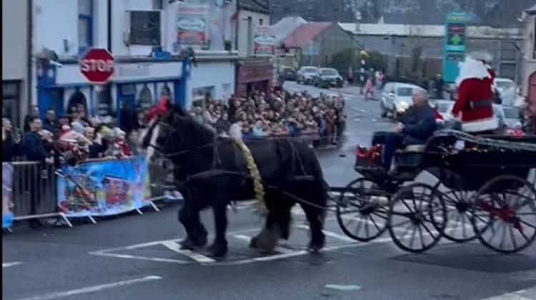 WATCH: Santa and Mrs Clause come to North Mayo town