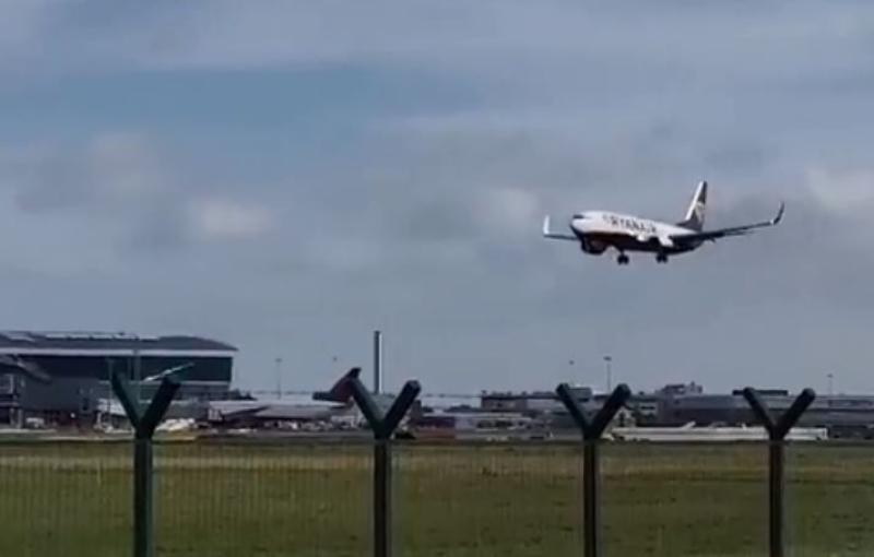 Gardaí assaulted on plane at Dublin Airport after responding to 'disruptive passenger'