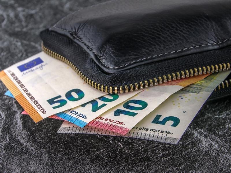 When will social welfare payments be made before Christmas?