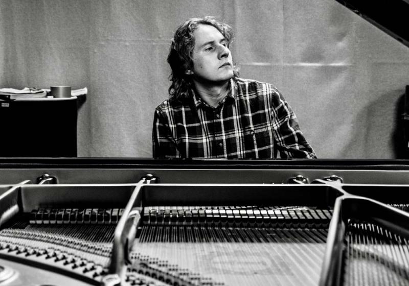 Belfast jazz pianist brings troupe to Westport