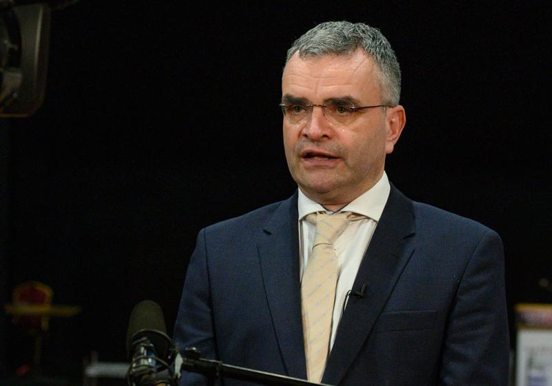 Public bodies must continue to accept cash payments - Calleary