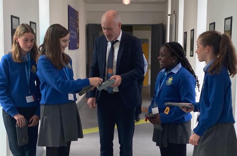 ‘Moderating’ use of phones in school should be considered by government – Dillon