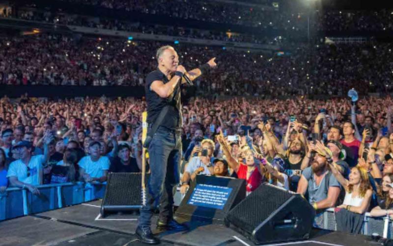 Bruce Springsteen 'warns' fans he is set to 'rock them into the ground' during Kilkenny show 