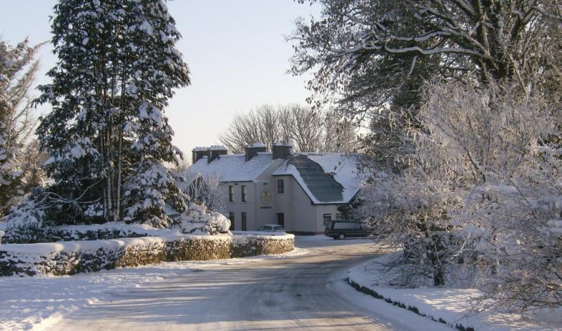 Let communities grit roads, say councillors