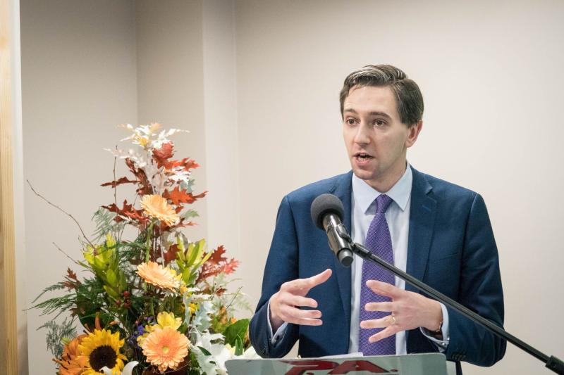 Ring lays it on the line to Harris