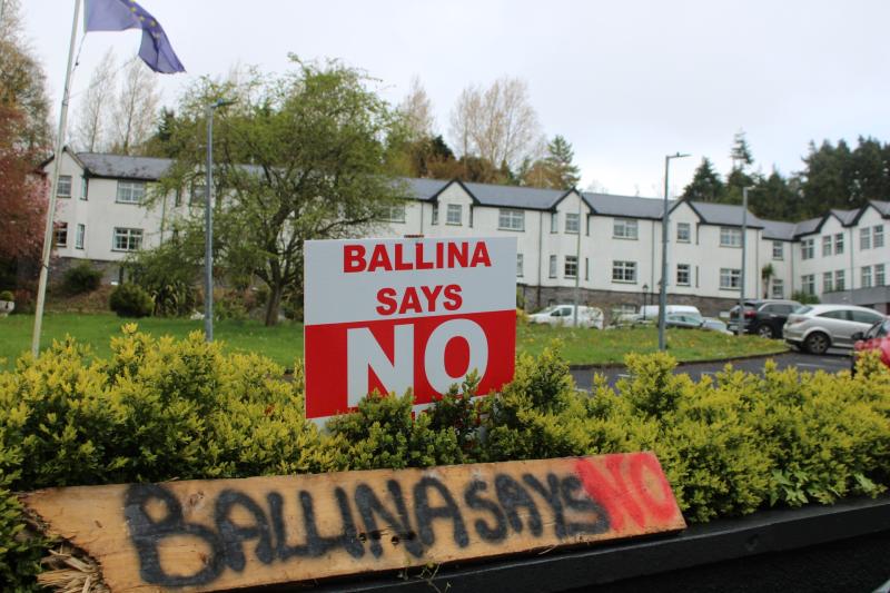 Ballina councillors demand housing of asylum seekers in local hotel be halted