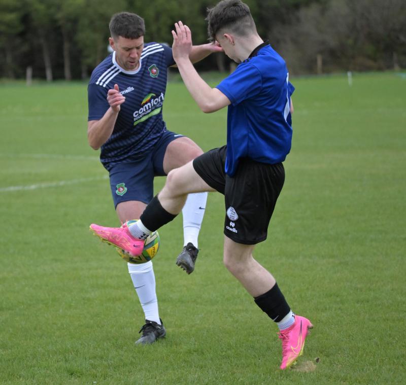 Late penalty sends Glenhest into next round