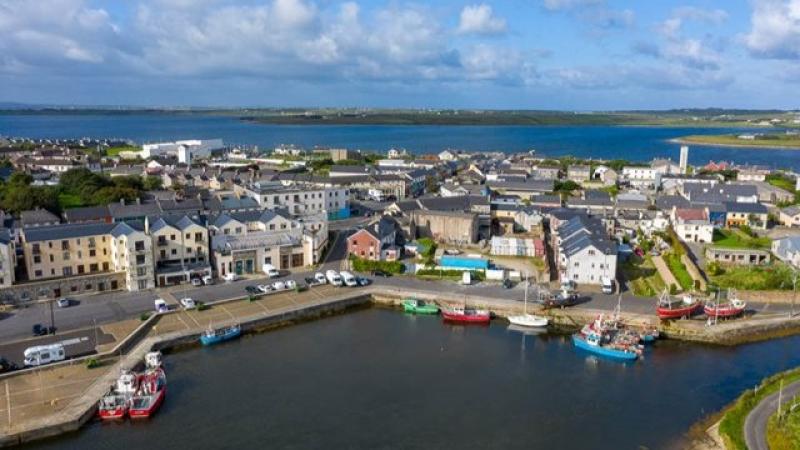 Planning permission has been granted to turn two commercial units into apartments