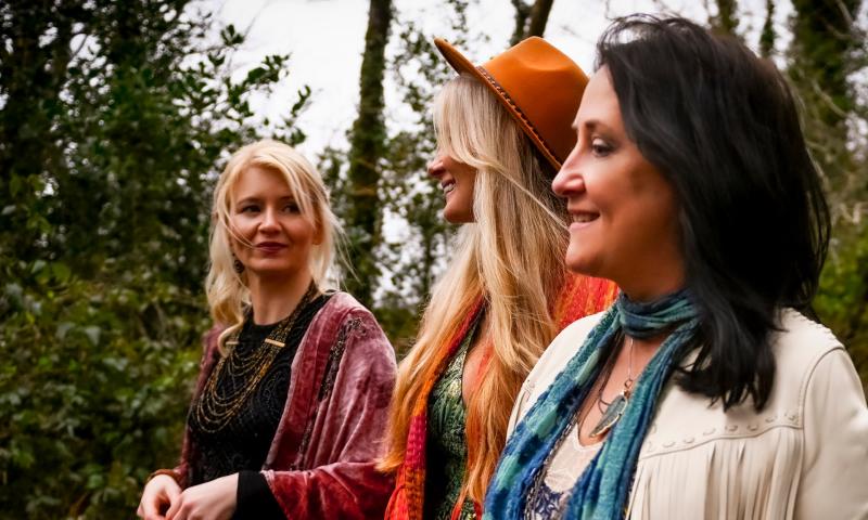 ENTERTAINMENT:  The Raines to play in Castlebar