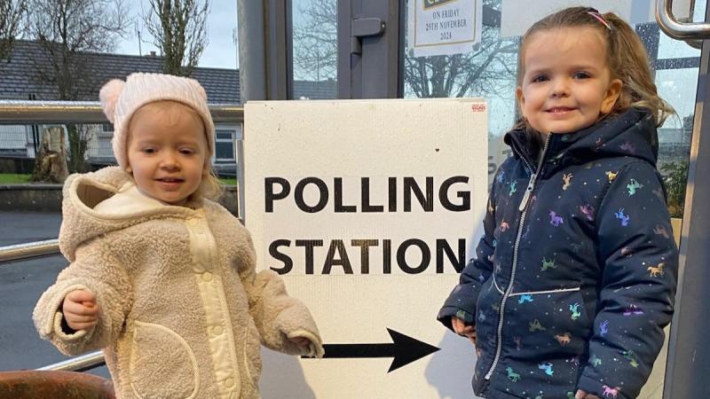 Steady increase in turnout at Mayo polling stations despite wet weather 