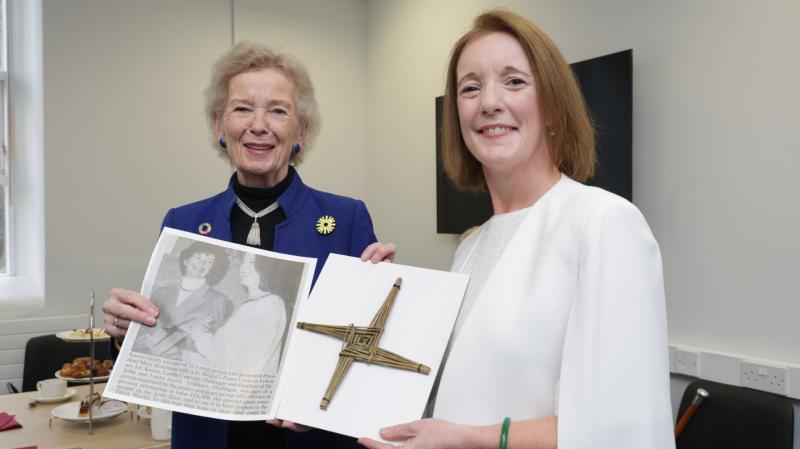 Mary Robinson recreates photograph 33 years after meeting visitor to Áras an Uachtarán