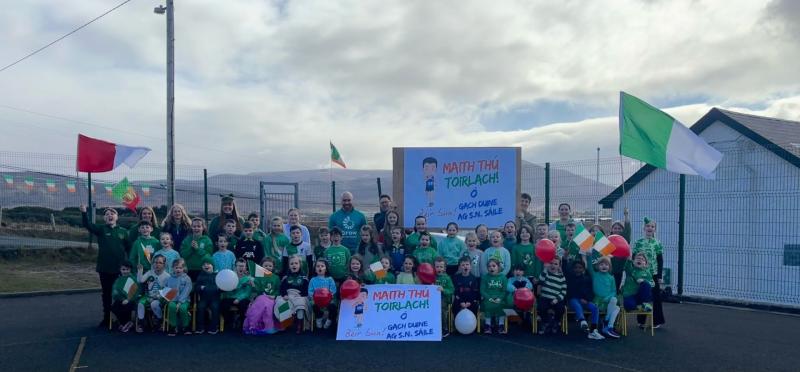 Teachers and pupils of S&aacute;ile NS on Achill Island supporting former pupil Toirlach Dever
