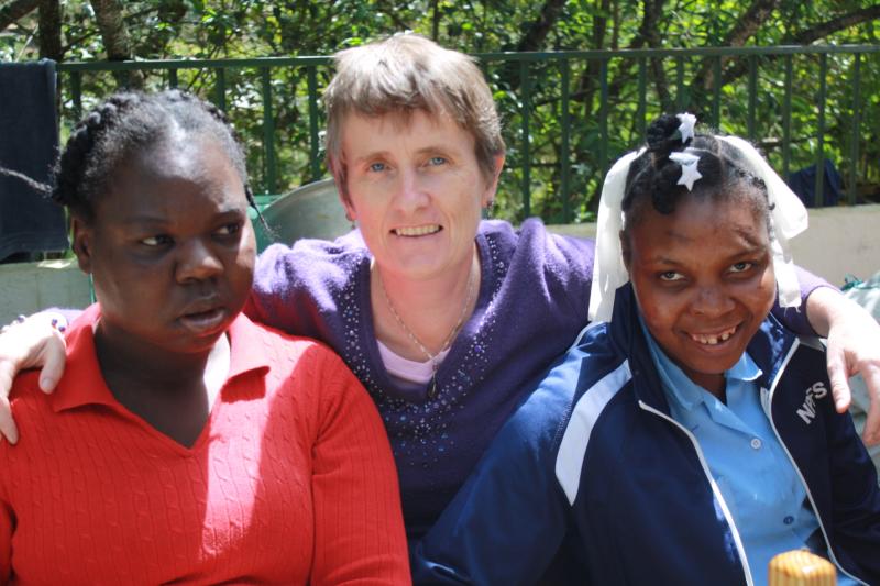 Mayo community joins together to celebrate Gena Heraty’s release