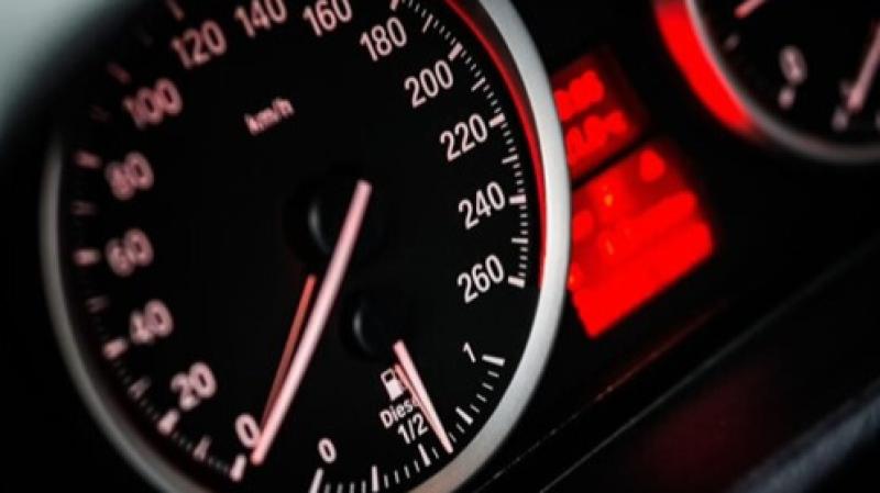 How many disqualified drivers in Mayo hand in licences after disqualification?