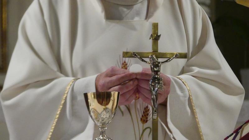 Mayo parish wish priest well on retirement after final mass