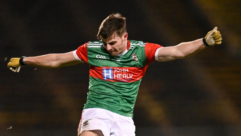 Stephenites power past Knockmore to seal place in county final