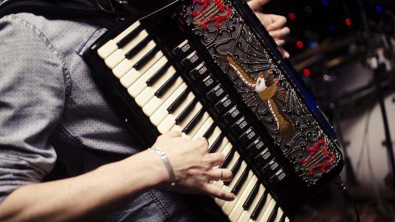 Residents in Mayo nursing unit enjoy entertaining celebration
