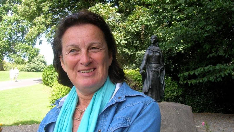 Anne Chambers and Grace O'Malley Statue Westport House