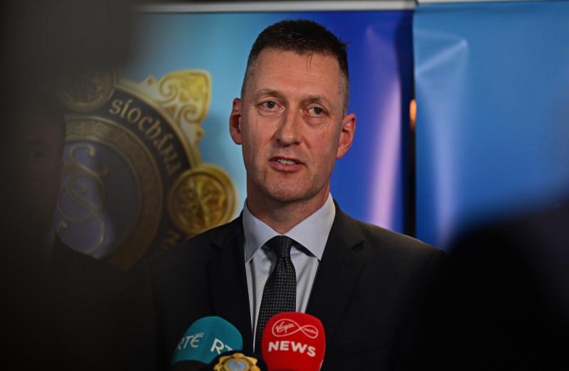 Garda Commissioner calls for new laws allowing Garda&iacute; to run red lights