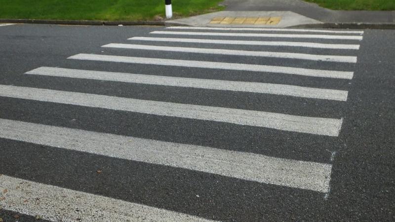Fears of fatalities at pedestrian crossing in busy Mayo town