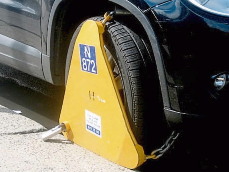 A clamper was allegedly assaulted after clamping a car in Castlebar carpark
