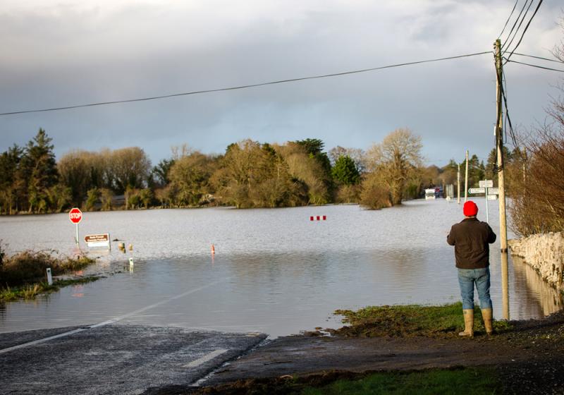 35 cars caught up in south Mayo flooding