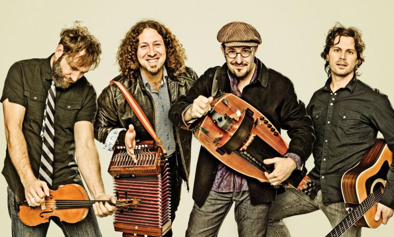 Northerly gusts carry French-Canadian airs to Castlebar 