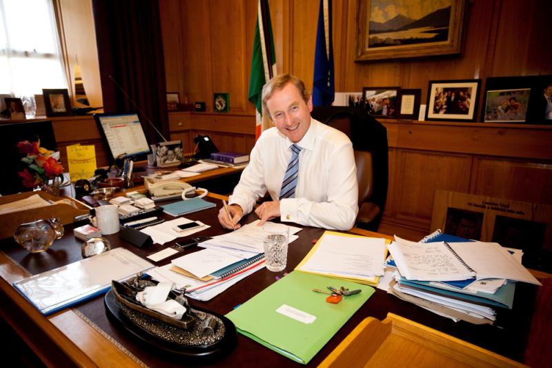 Enda Kenny to step down as party leader at midnight