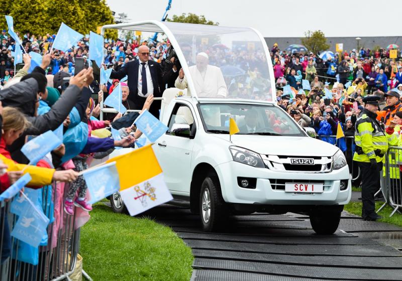 Pope ticket checks abandoned due to two-mile tailbacks