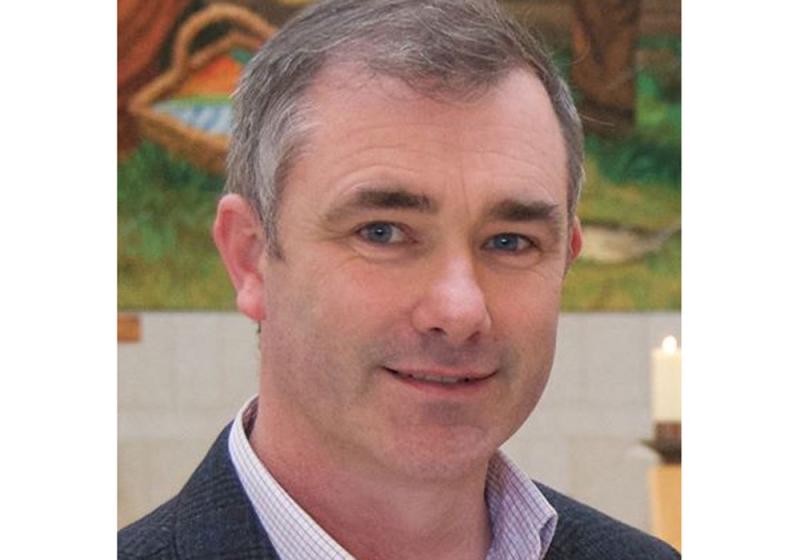 Transplant recipient Darren Cawley gets vaccine