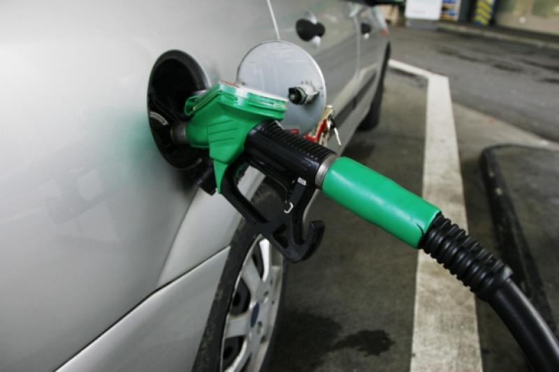 A Mayo councillor claims more people are not paying for their fuel at filling stations